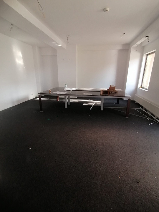 Tomis Plus, spatiu comercial, 128 mp.