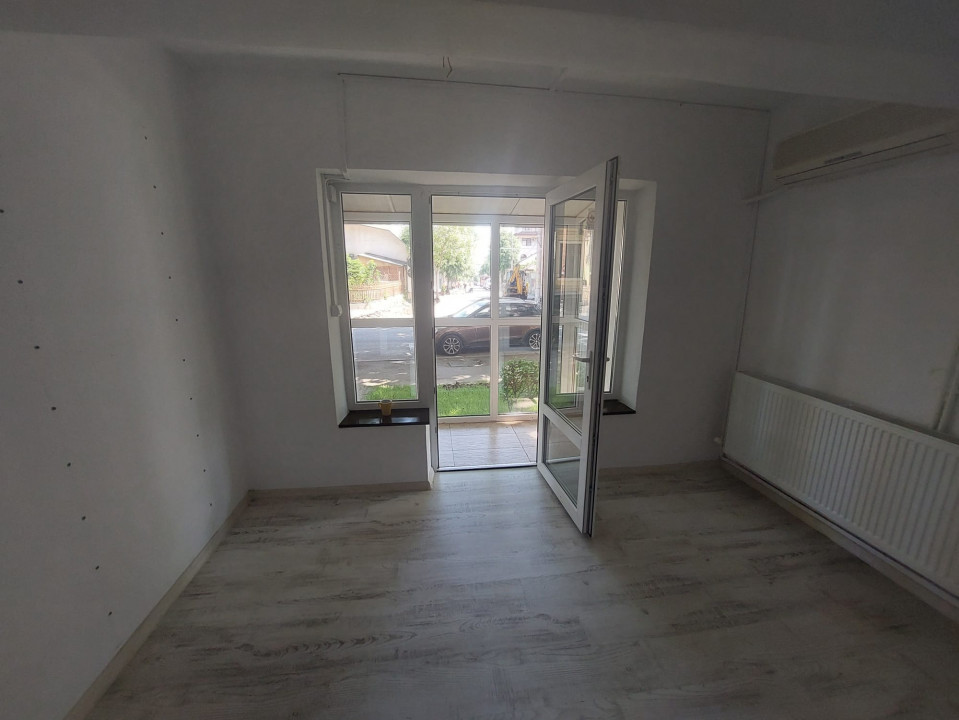 Capitol, imobil cu INTRARE DIN STRADA, 2 camere