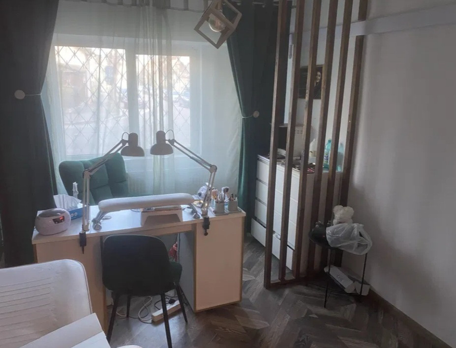 Capitol, imobil cu INTRARE DIN STRADA, 2 camere