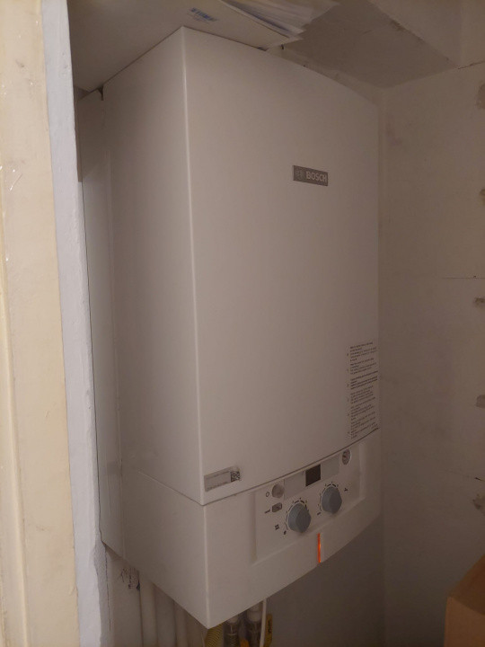 Capitol, imobil cu INTRARE DIN STRADA, 2 camere