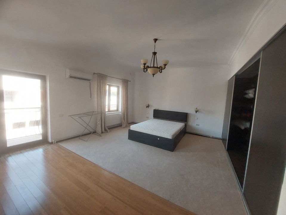 Tomis II, imobil 7camere, ideal sediu firmă / activități de birouri