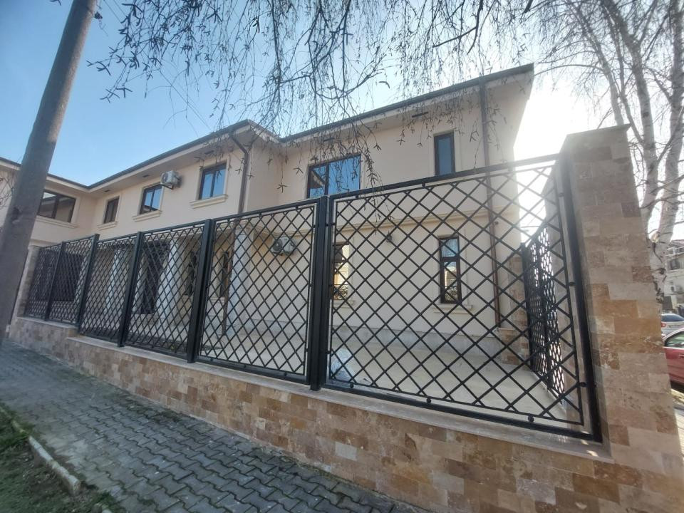 Tomis II, imobil 7camere, ideal sediu firmă / activități de birouri