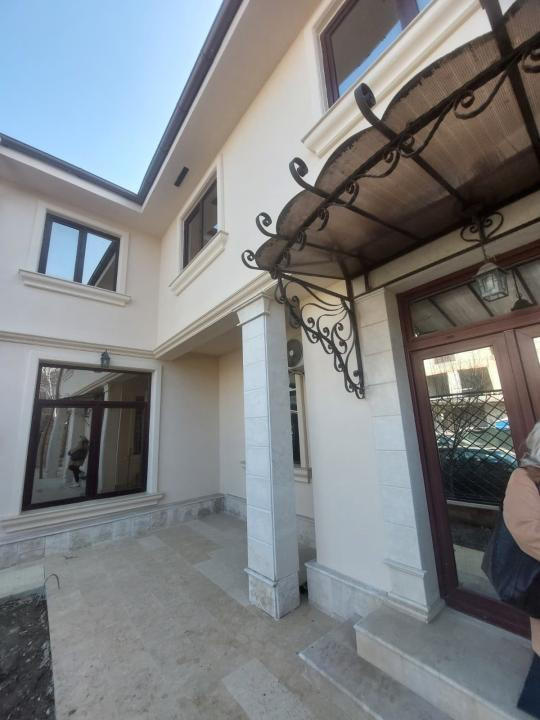 Tomis II, imobil 7camere, ideal sediu firmă / activități de birouri