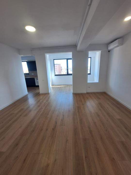 Tomis III , spatii IDEAL BIROURI, 65 mp., LOC PARCARE