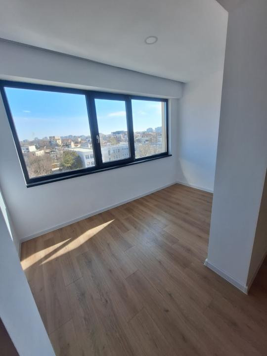 Tomis III , spatii IDEAL BIROURI, 65 mp., LOC PARCARE