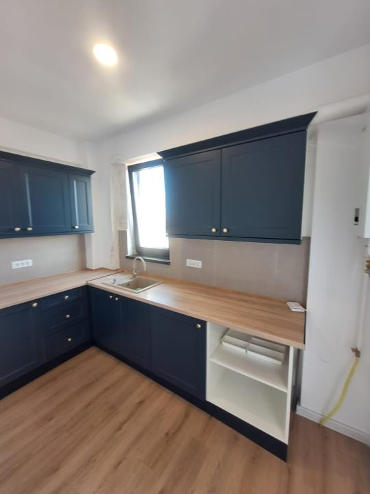 Tomis III , spatii IDEAL BIROURI, 65 mp., LOC PARCARE