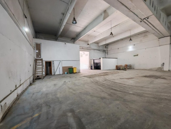 Hală industrială 1.342 mp , platformă 1.000 mp | acces TIR | 380V, 70 kw