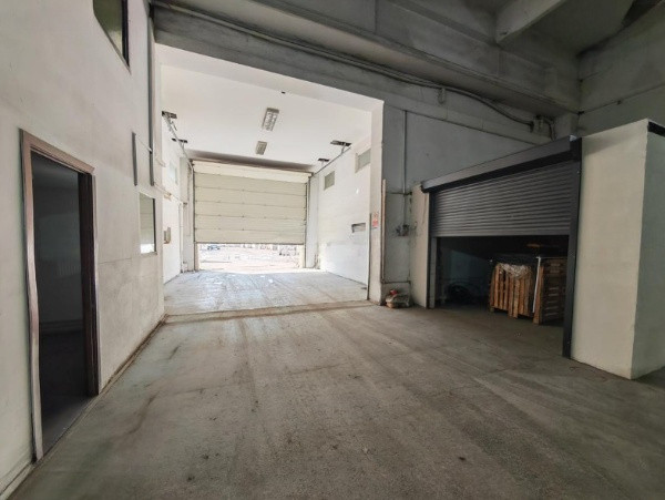 Hală industrială 1.342 mp , platformă 1.000 mp | acces TIR | 380V, 70 kw