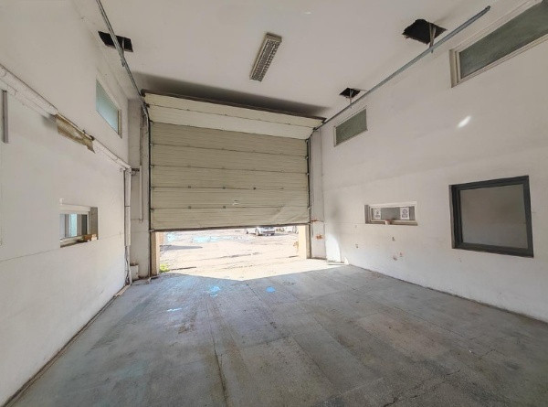 Hală industrială 1.342 mp , platformă 1.000 mp | acces TIR | 380V, 70 kw