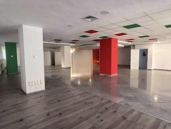 KM 0 - Ultracentral - bd. Tomis, SPATIU COMERCIAL 580 mp.