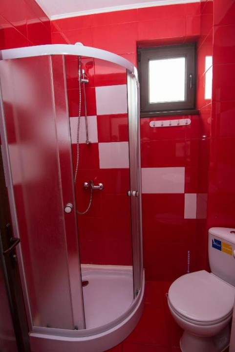 Imobil D+P+2, 11 camere cu baie proprie, UTILITATI INCLUSE!