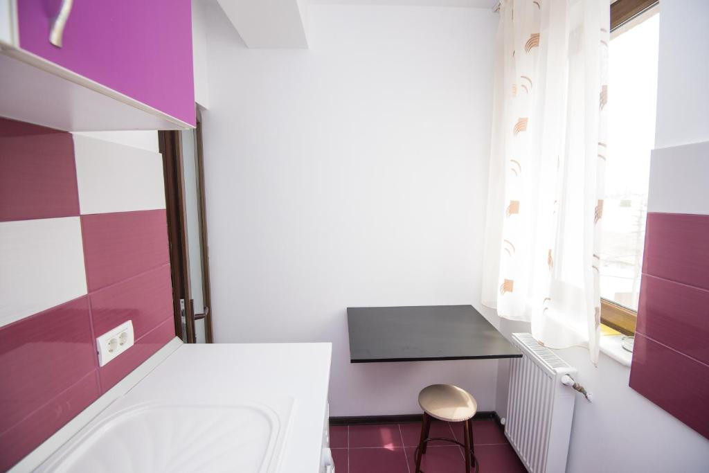 Imobil D+P+2, 11 camere cu baie proprie, UTILITATI INCLUSE!