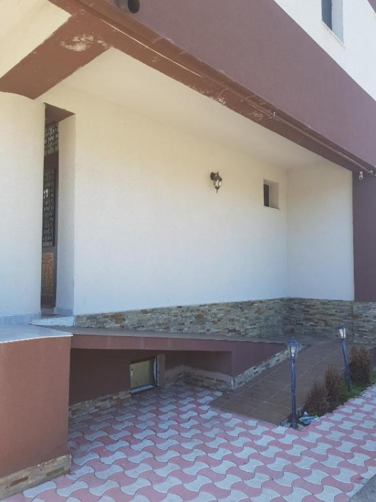 Imobil D+P+2, 11 camere cu baie proprie, UTILITATI INCLUSE!