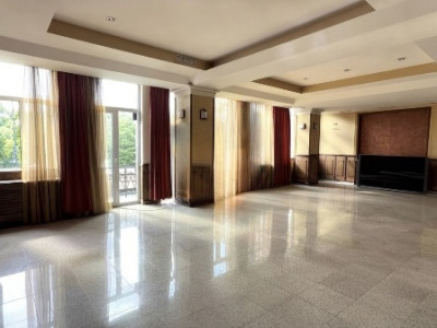 Ultracentral - KM.0, SPATIU COMERCIAL 350 mp., etaje 1