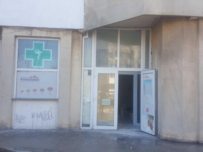 Km. 4- 5  - bd. Aurel Vlaicu, spatiu 147 mp., 3 intrari