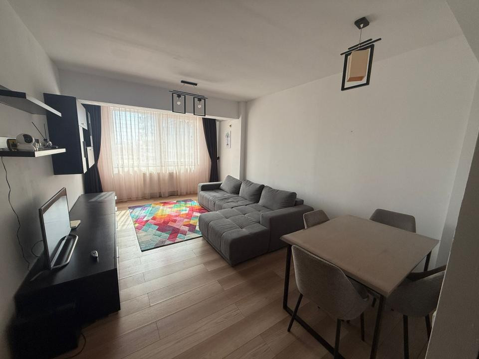 Tomis Plus, 2 camere, mobilat, LOC PARCARE PROPRIU