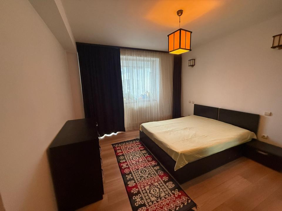 Tomis Plus, 2 camere, mobilat, LOC PARCARE PROPRIU