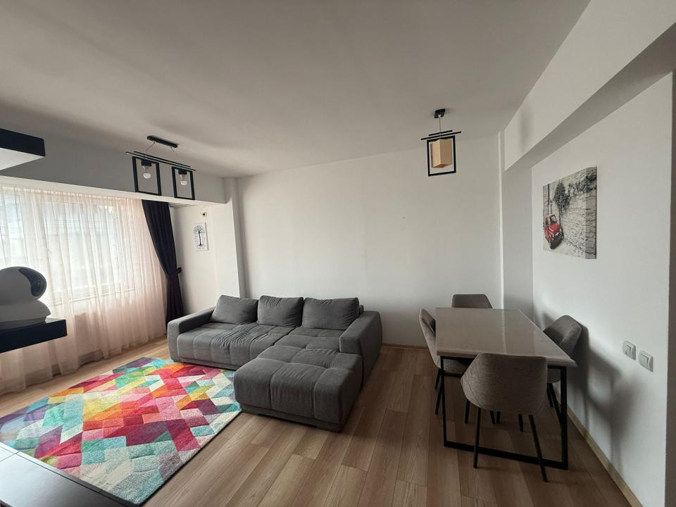 Tomis Plus, 2 camere, mobilat, LOC PARCARE PROPRIU