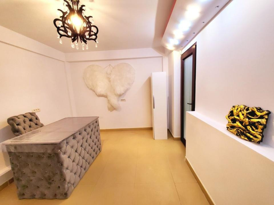 Km. 5 - Sos. Mangalie, spatiu birouri, renovat