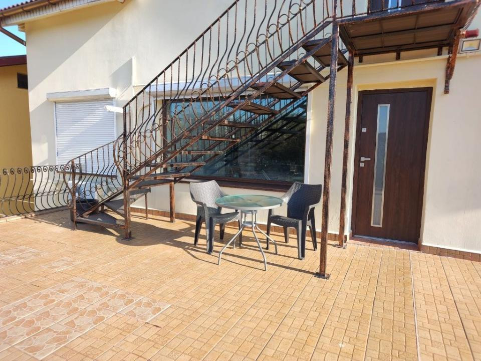 Km. 5 - Sos. Mangalie, spatiu birouri, renovat