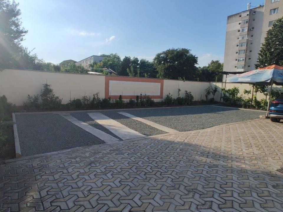 Km. 5 - Sos. Mangalie, spatiu birouri, renovat