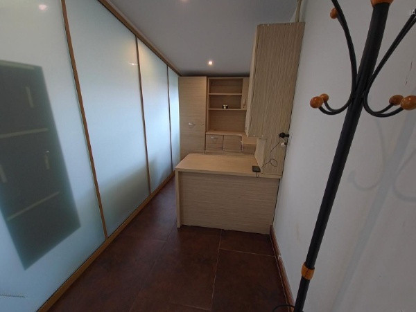 Spatiu birouri modern, mobilat integral