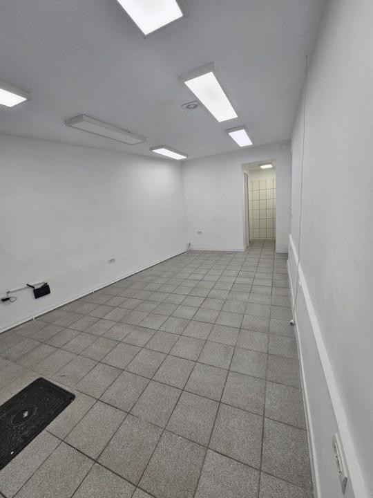 Stadion, spatiu 34 mp., intrare din strada