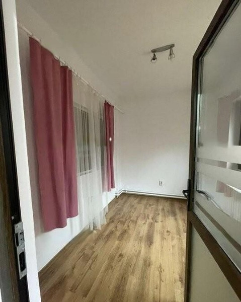 Trocadero, spatiu comercial 100 mp., trafic intens