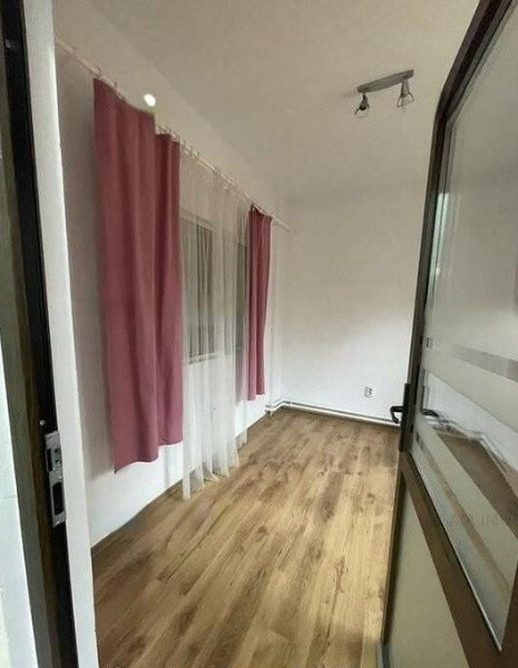 Trocadero, spatiu comercial 100 mp., trafic intens