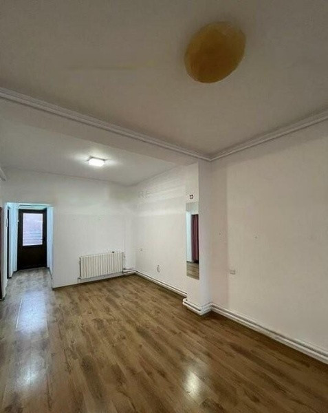 Trocadero, spatiu comercial 100 mp., trafic intens