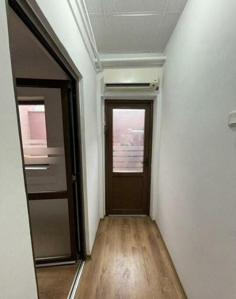 Trocadero, spatiu comercial 100 mp., trafic intens