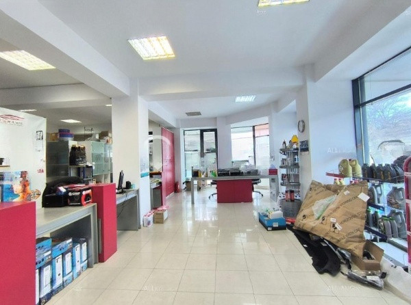 Centru, spatiu comercial 155 mp., front stradal 14 m.
