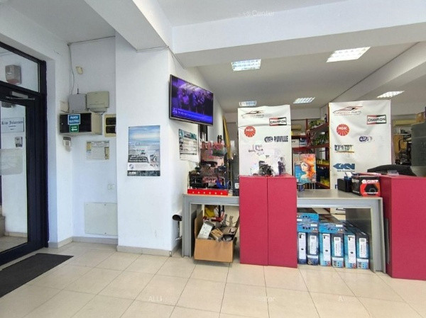 Centru, spatiu comercial 155 mp., front stradal 14 m.
