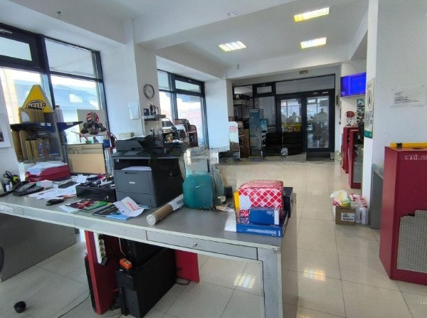 Centru, spatiu comercial 155 mp., front stradal 14 m.