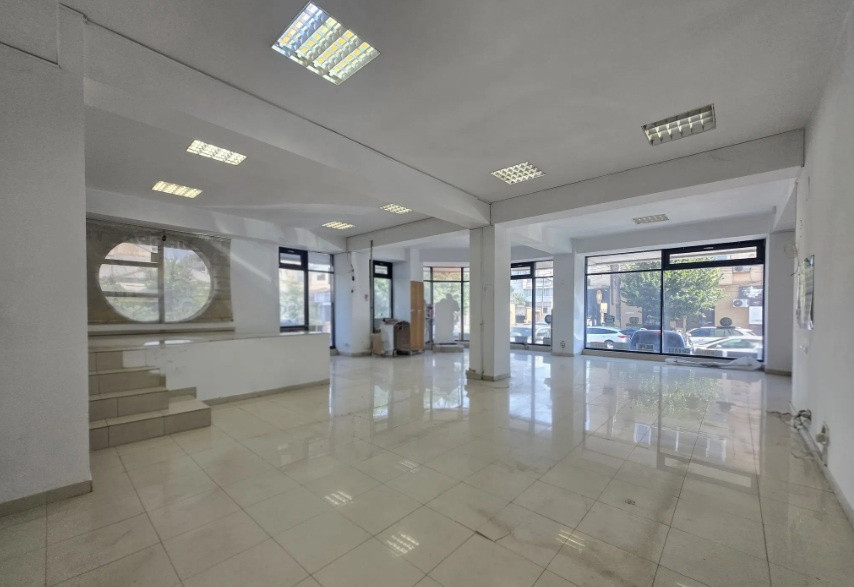 Centru, spatiu comercial 155 mp., front stradal 14 m.