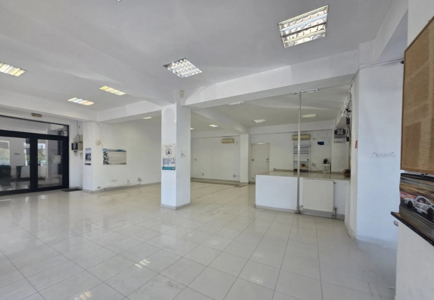 Centru, spatiu comercial 155 mp., front stradal 14 m.