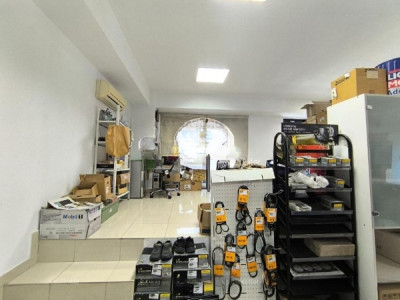 Centru, spatiu comercial 155 mp., front stradal 14 m.