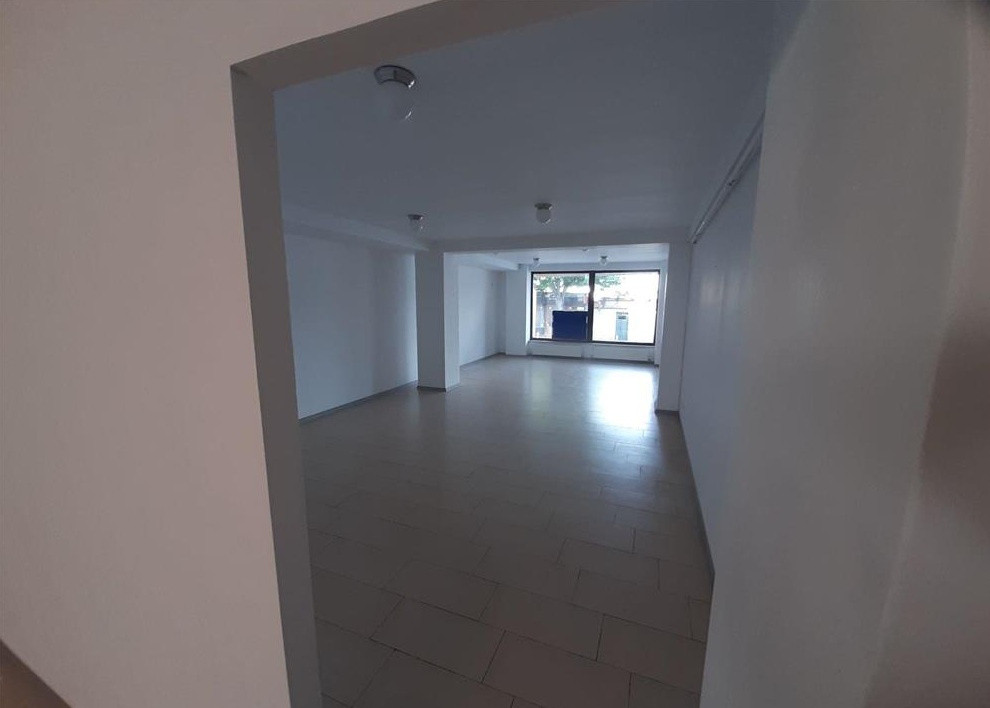 Trocadero - spațiu comercial , 66 mp