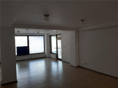 Trocadero - spațiu comercial , 66 mp