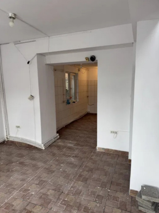 Capitol - Bd. Mamaia , P+1, spatiu comercial