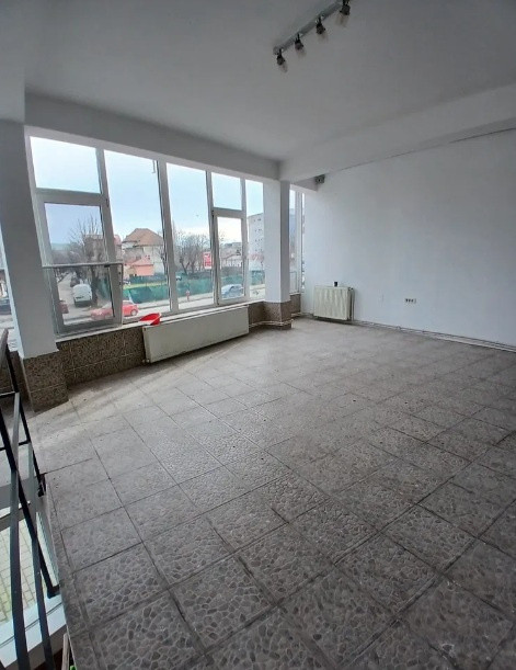 Capitol - Bd. Mamaia , P+1, spatiu comercial