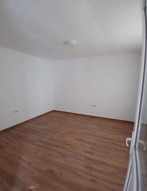 Capitol - Bd. Mamaia , P+1, spatiu comercial