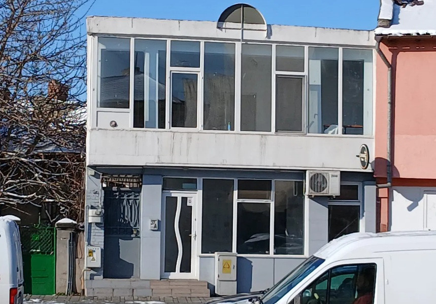 Capitol - Bd. Mamaia , P+1, spatiu comercial