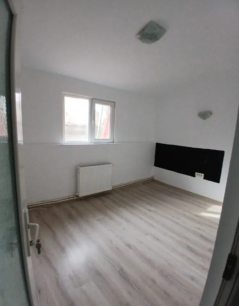 Capitol - Bd. Mamaia , P+1, spatiu comercial