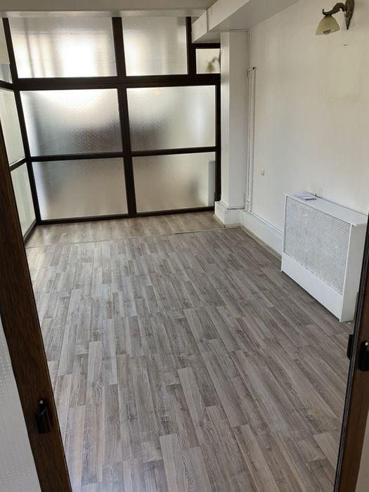 Centru - Sala Sporturilor, spatiu ideal BIROURI, etaj 1, 140 mp.