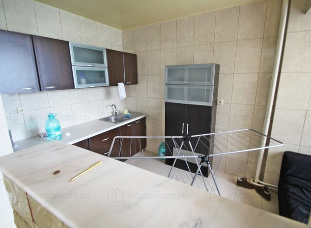 Stadion - Dacia - imobil D+P+2+M, 10 camere, ideal birouri