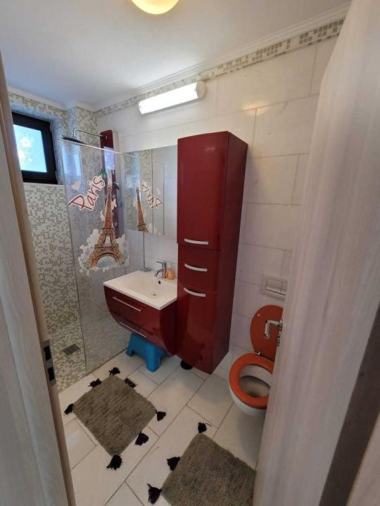 Lazu, vila 5 camere, prima inchiriere