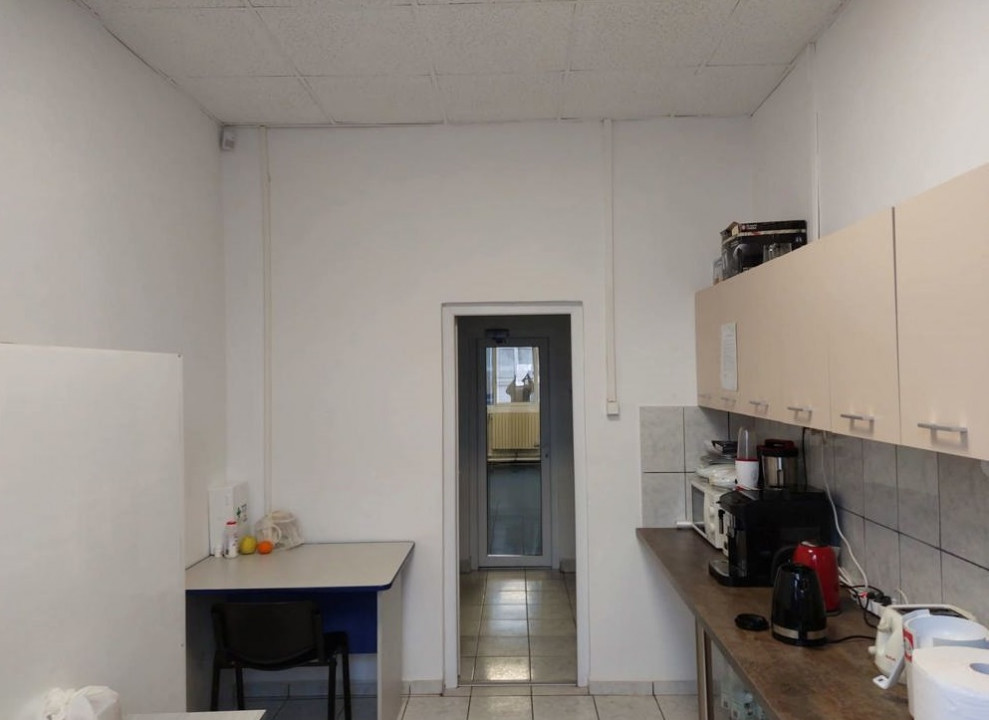 ICIL, spatiu IDEAL BIROURI ,  compartimentat, 290 mp., locuri de parcare 