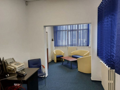 ICIL, spatiu IDEAL BIROURI ,  3 camere, 70 mp. , locuri de parcare 