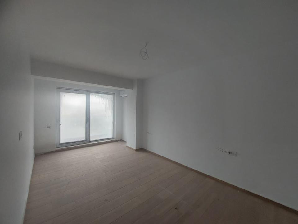 Spații moderne de birouri  , 4 camere, 121 mp., PARCARE PROPRIE, cladire 2026